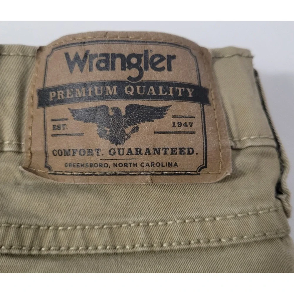 Wrangler men’s khaki